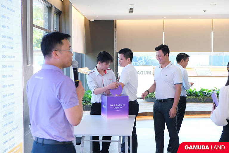Sức nóng từ sự kiện bốc thăm Quỹ căn dự án Ambience tại Experience Gallery 4 su kien boc tham quy can ambience 4